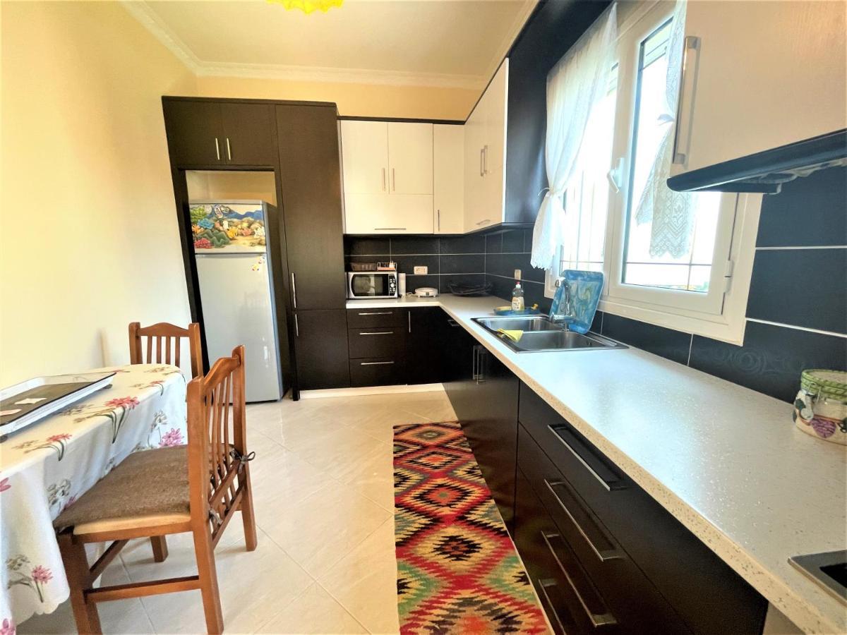 Apartment Iremia Family Holidays Vlore